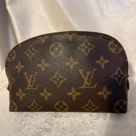 Authentic Louis Vuitton Cosmetic Pouch made in Spain - Picture 7 of 10